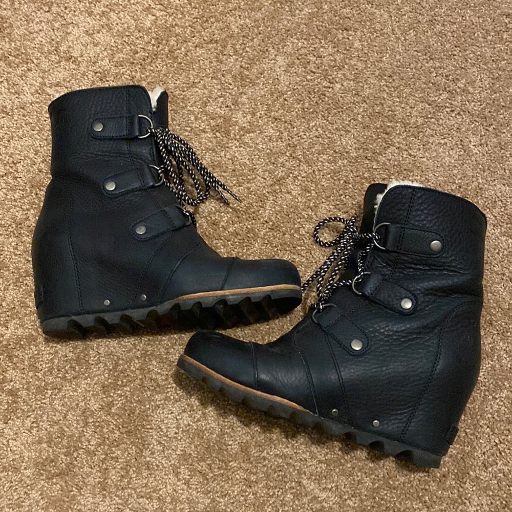 Women’s JOAN OF ARCTIC™ WEDGE MID SHEARLING - Waterproof leather / Size 8